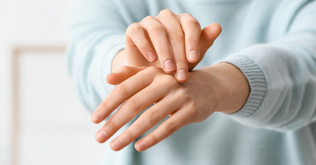 Il Tea Tree pu&ograve; essere utilizzato, con il gel di Aloe vera, per fare un igienizzante mani naturale e privo di sostanze chimiche