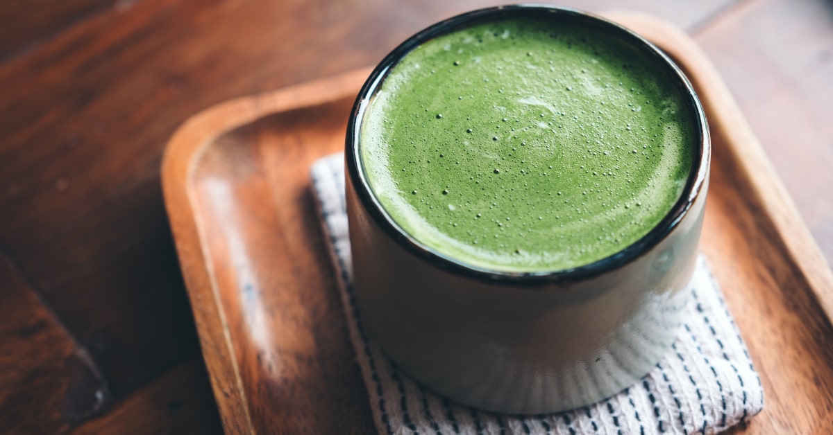 Tazza in porcellana con t&egrave; matcha