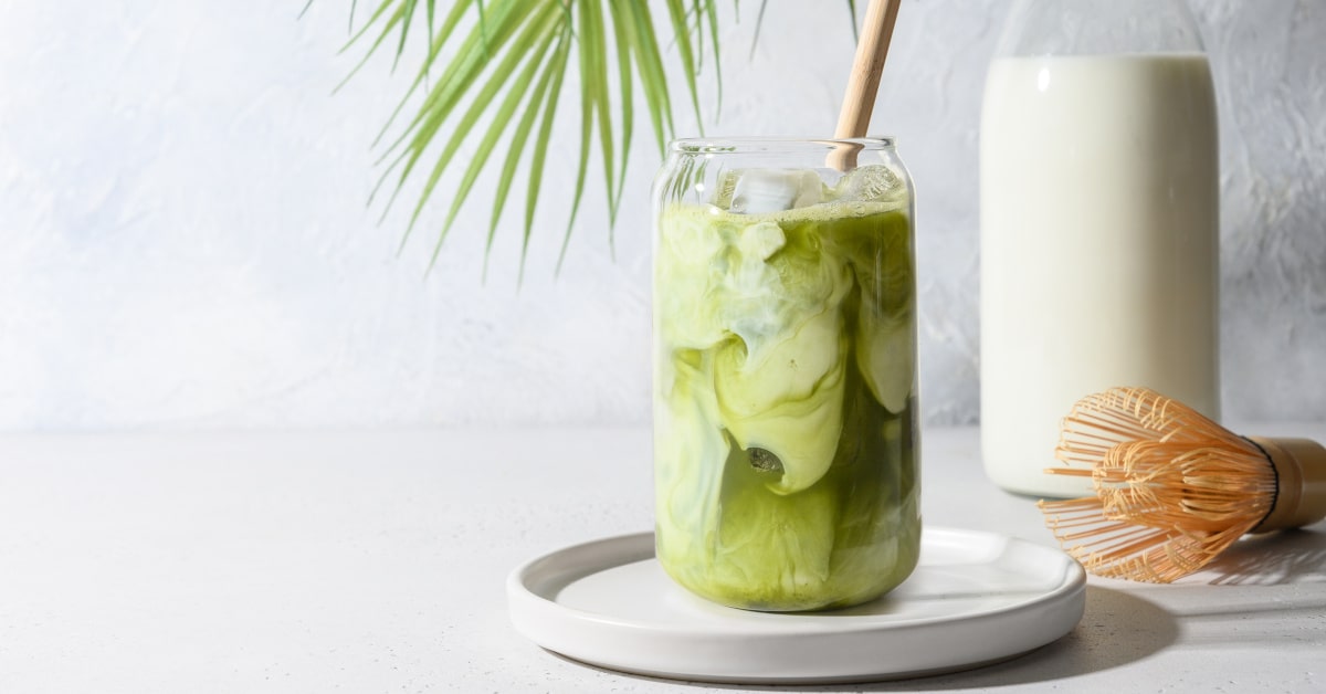 Bicchiere con matcha latte
