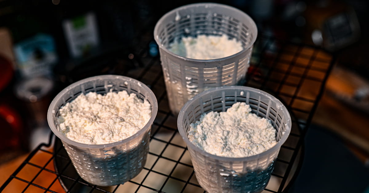 Ricotta fatta in casa con aceto di mele